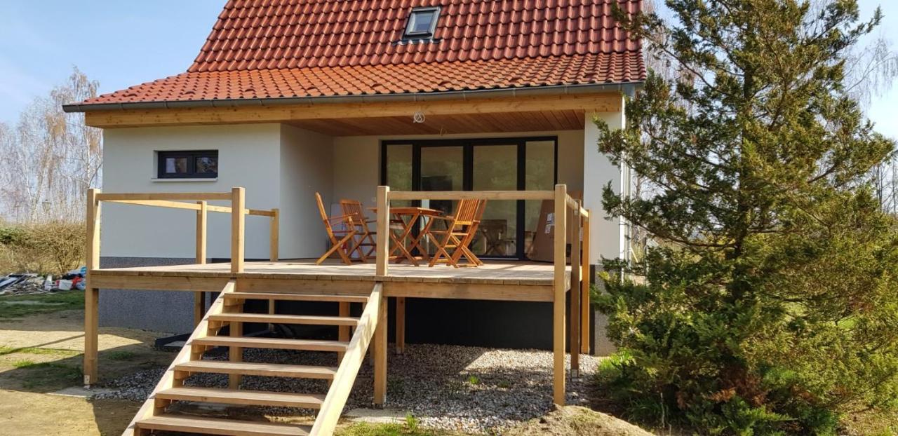 Mecklenburgische Seenplatte - Fh Mit Optionalem Steg Und Ruderboot Grosszerlang Exterior photo